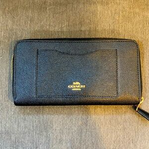 Coach black accordion wallet - like new, no marks!